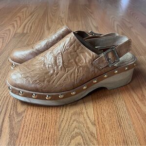 Kelsi Dagger Brooklyn Warehouse Clogs Tan Studded Slingback Size 8.5 Cottagecore